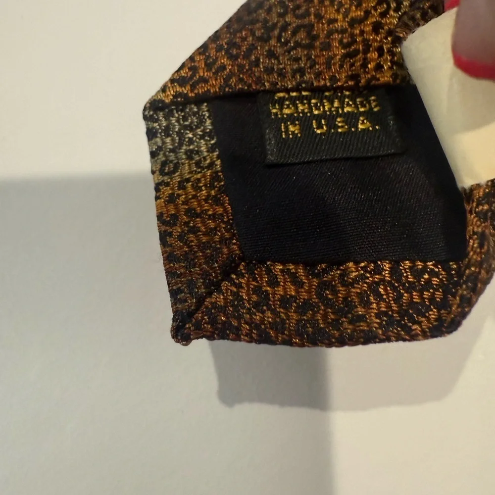 J.L . Leopard Patterned Tie